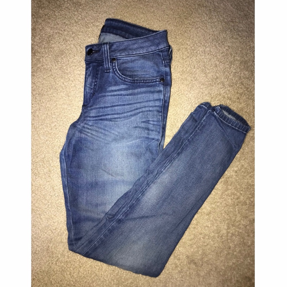 Bebe light wash skinny jean